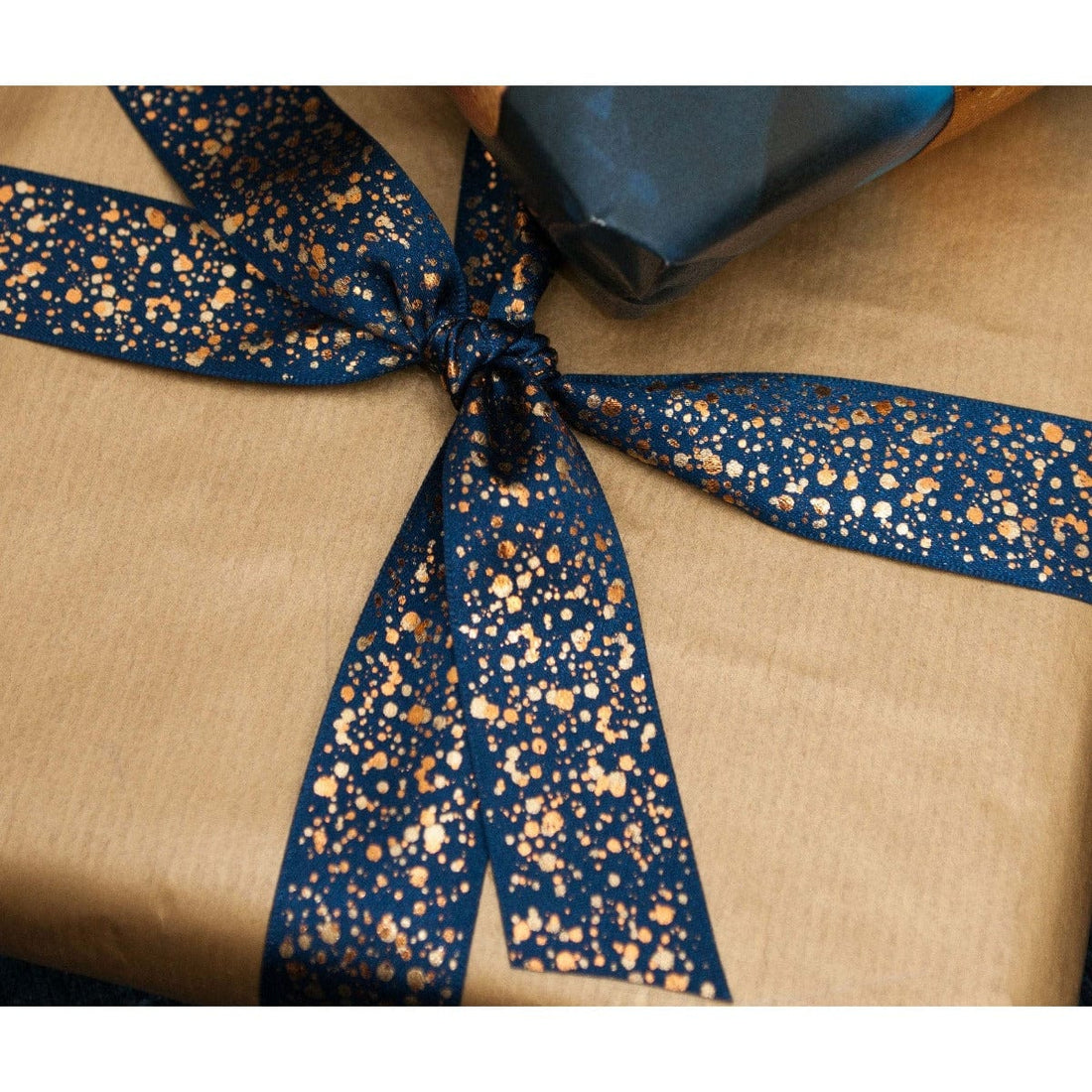 Berisfords Ribbon Sparkler Ribbon: Navy with Gold Metallic: 15mm wide. Price per metre. - The Sewing Studio