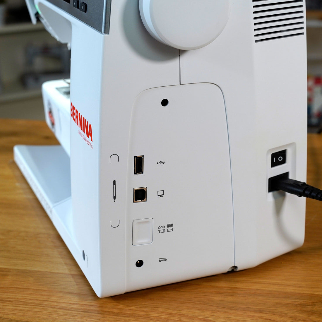 Bernina Sewing Machines Bernina 480 Sewing Machine - The Sewing Studio