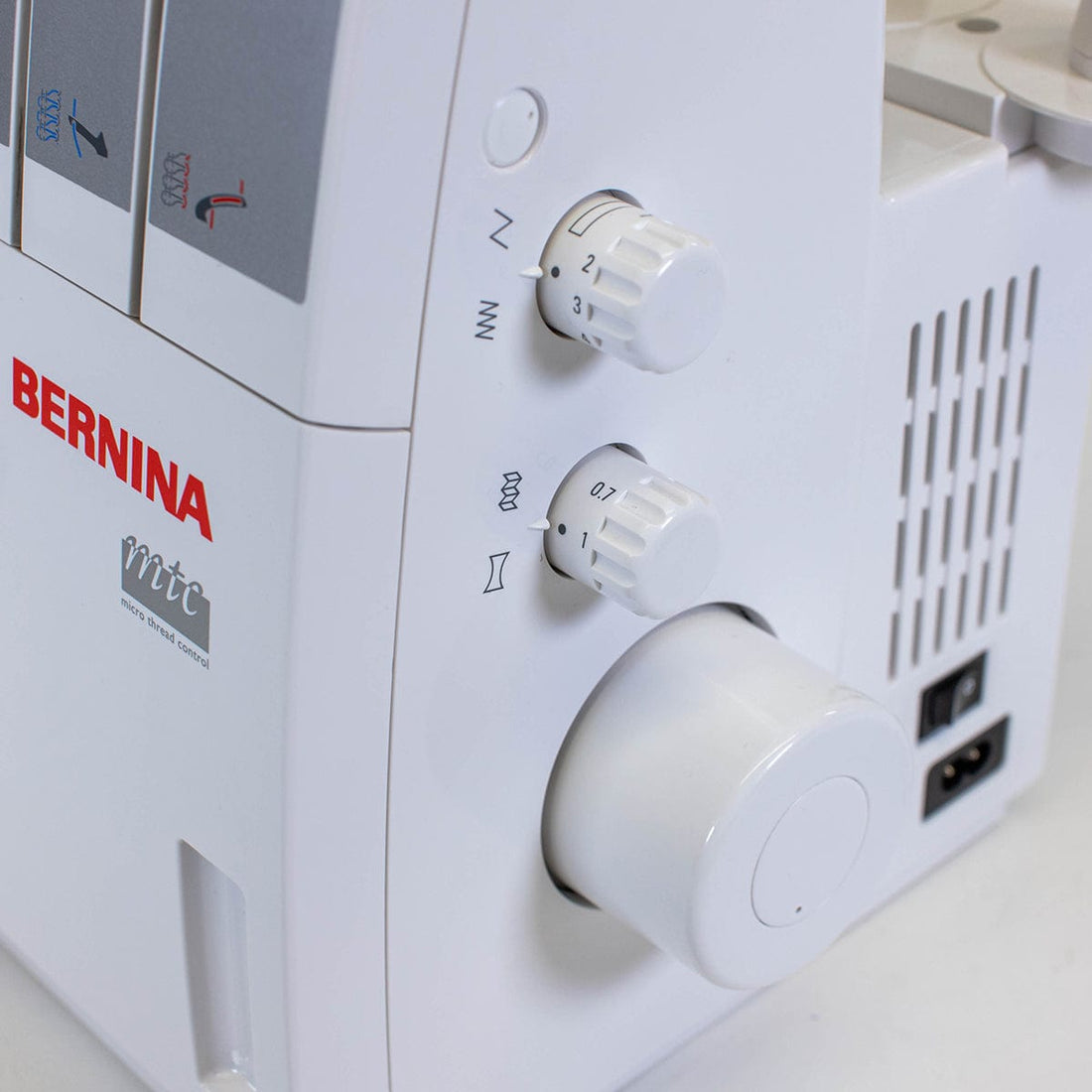 Bernina Sewing Machines EX-DISPLAY Bernina L460 Overlocker - The Sewing Studio