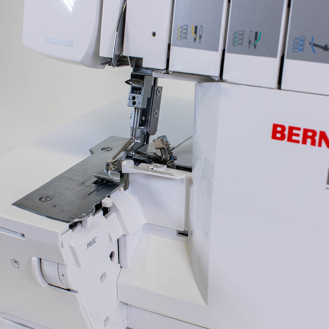 Bernina Sewing Machines EX-DISPLAY Bernina L460 Overlocker - The Sewing Studio