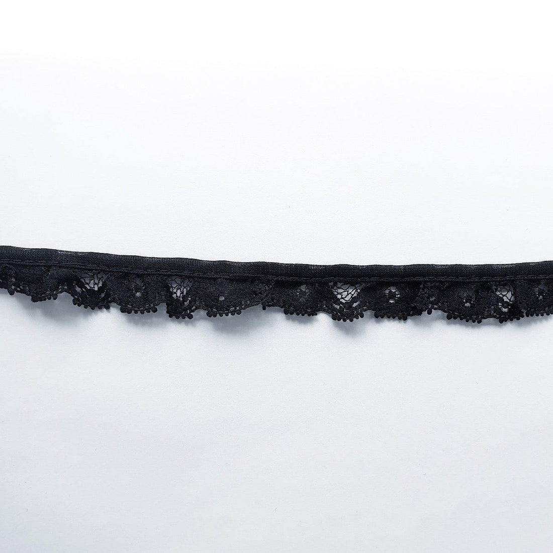 Essential Trimmings Lace Lace Trim: 20mm wide: Black. Price per metre. - The Sewing Studio