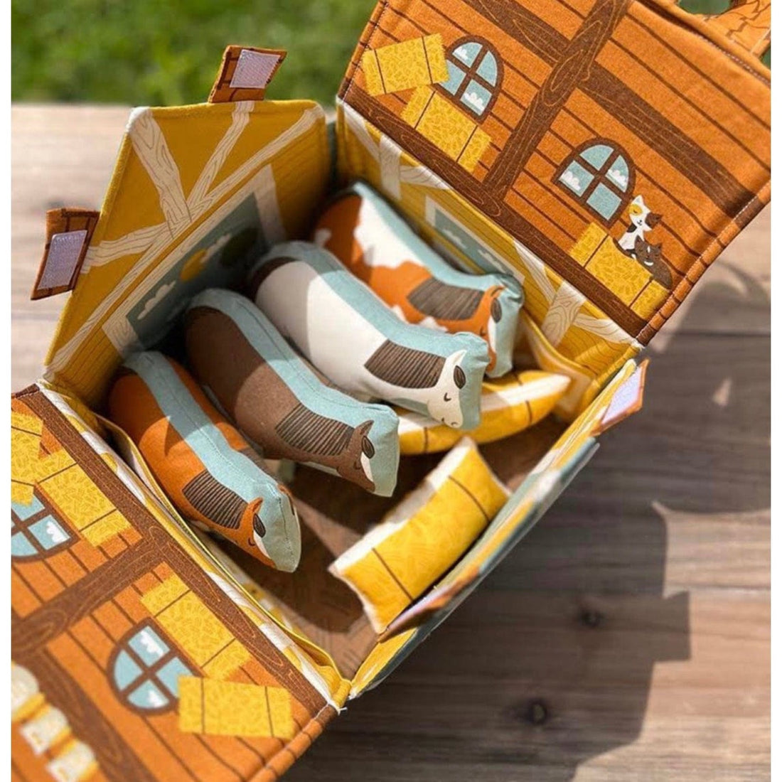 Moda Fabric Panels & Labels Moda Ponderosa Horse and Stable Toy Panel. Cut & Sew. 20868-11 - The Sewing Studio