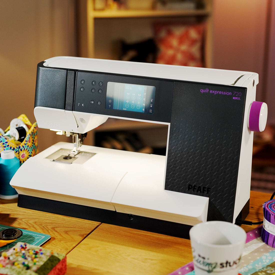 Pfaff Sewing Machines Pfaff Quilt Expression 720 Sewing Machine - The Sewing Studio