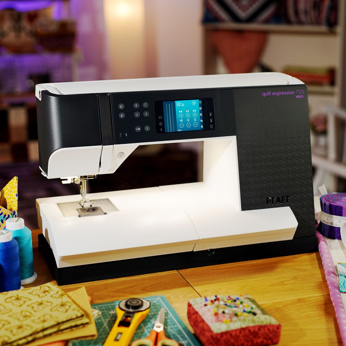 Pfaff Sewing Machines Pfaff Quilt Expression 720 Sewing Machine - The Sewing Studio