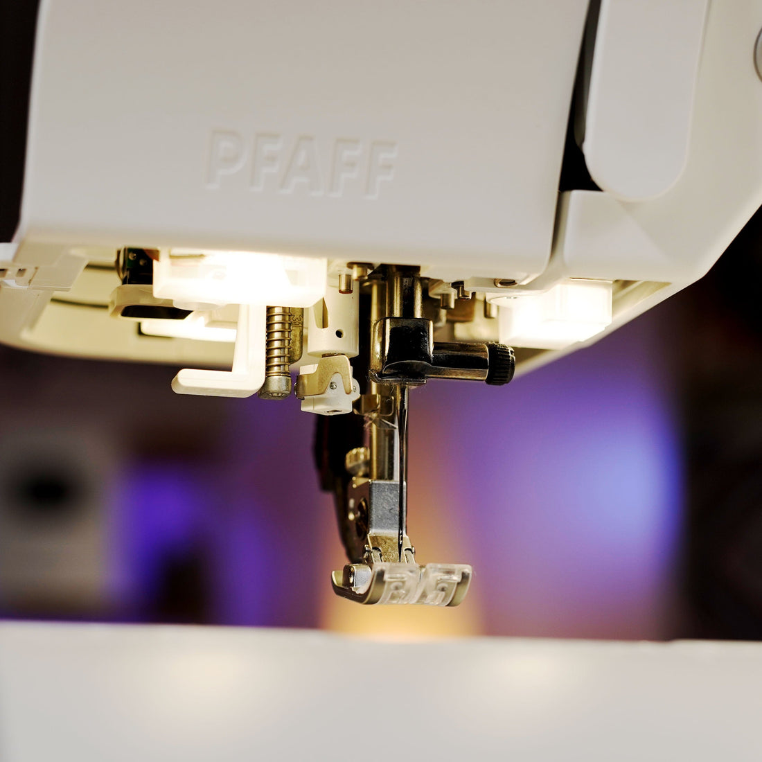 Pfaff Sewing Machines Pfaff Quilt Expression 720 Sewing Machine - The Sewing Studio