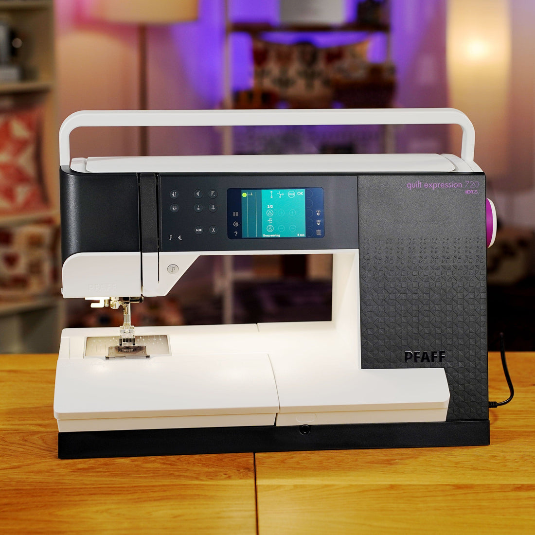 Pfaff Sewing Machines Pfaff Quilt Expression 720 Sewing Machine - The Sewing Studio