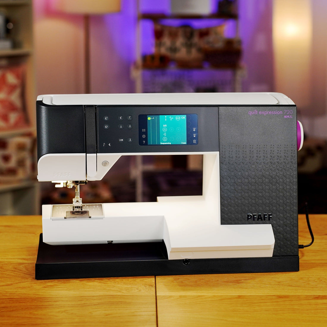 Pfaff Sewing Machines Pfaff Quilt Expression 720 Sewing Machine - The Sewing Studio