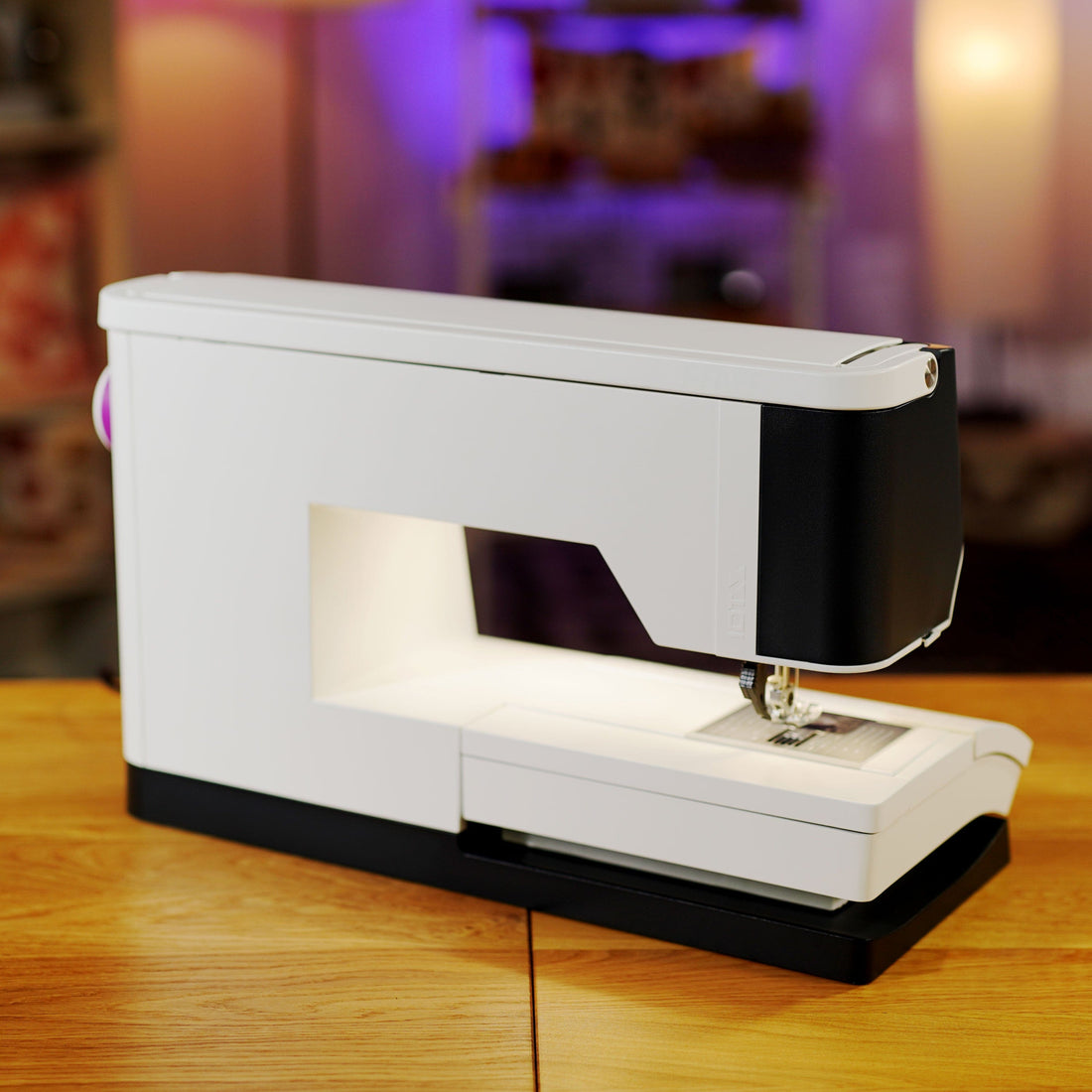 Pfaff Sewing Machines Pfaff Quilt Expression 720 Sewing Machine - The Sewing Studio