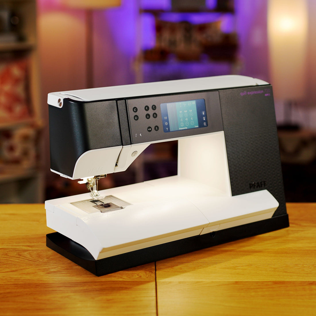 Pfaff Sewing Machines Pfaff Quilt Expression 720 Sewing Machine - The Sewing Studio