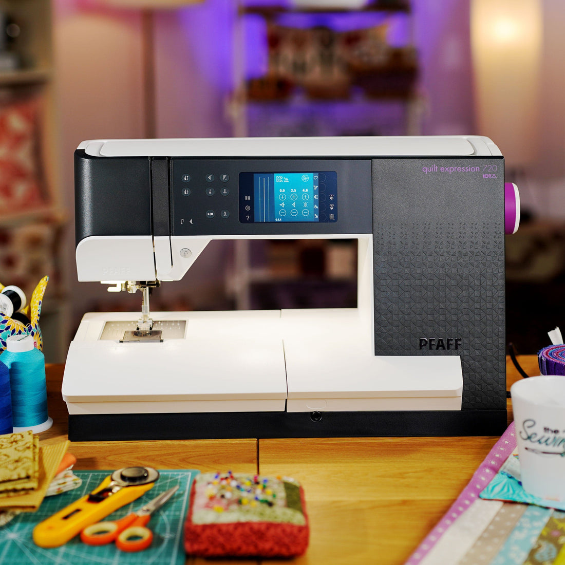 Pfaff Sewing Machines Pfaff Quilt Expression 720 Sewing Machine - The Sewing Studio