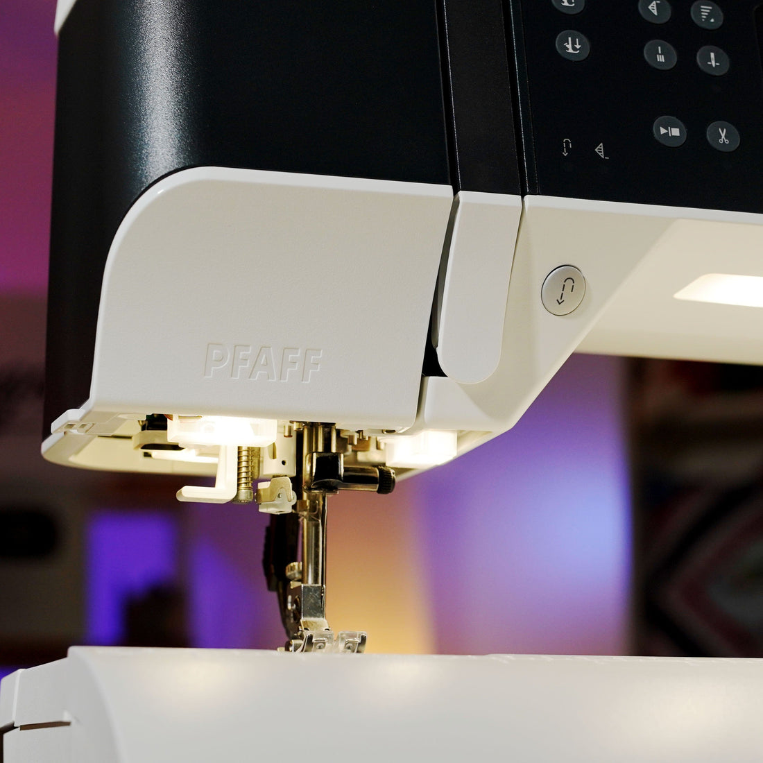 Pfaff Sewing Machines Pfaff Quilt Expression 720 Sewing Machine - The Sewing Studio