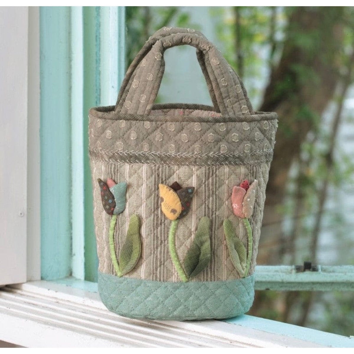 Quilted Bags & Gifts: 36 Classic Quilting Projects by Akemi Shibata