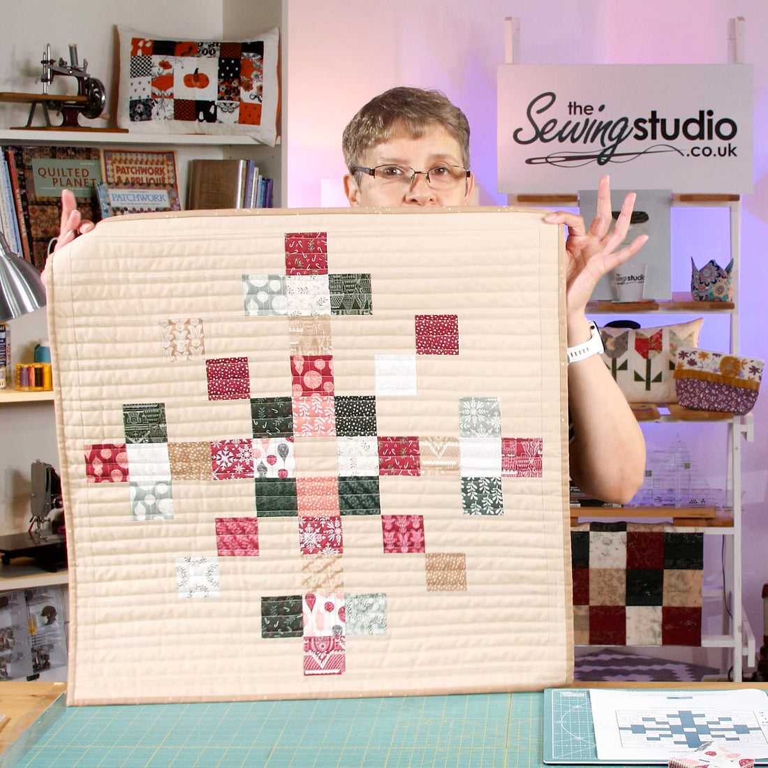 Free Pattern: Jeanette's Snowflake Mini Quilt