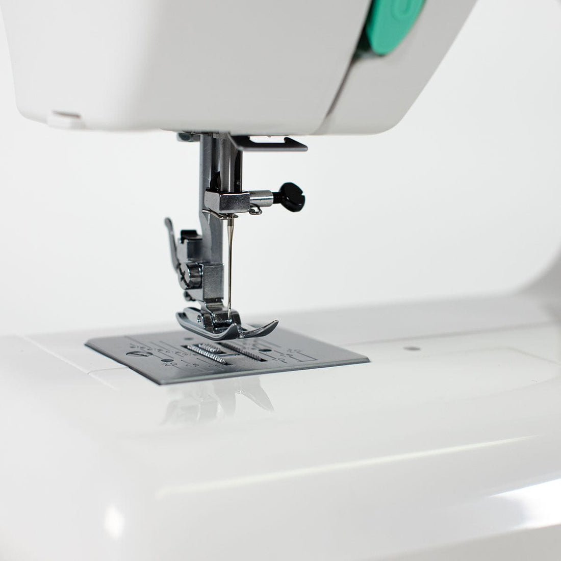 Janome Sewing Machines Janome 2200XT Sewing Machine - The Sewing Studio
