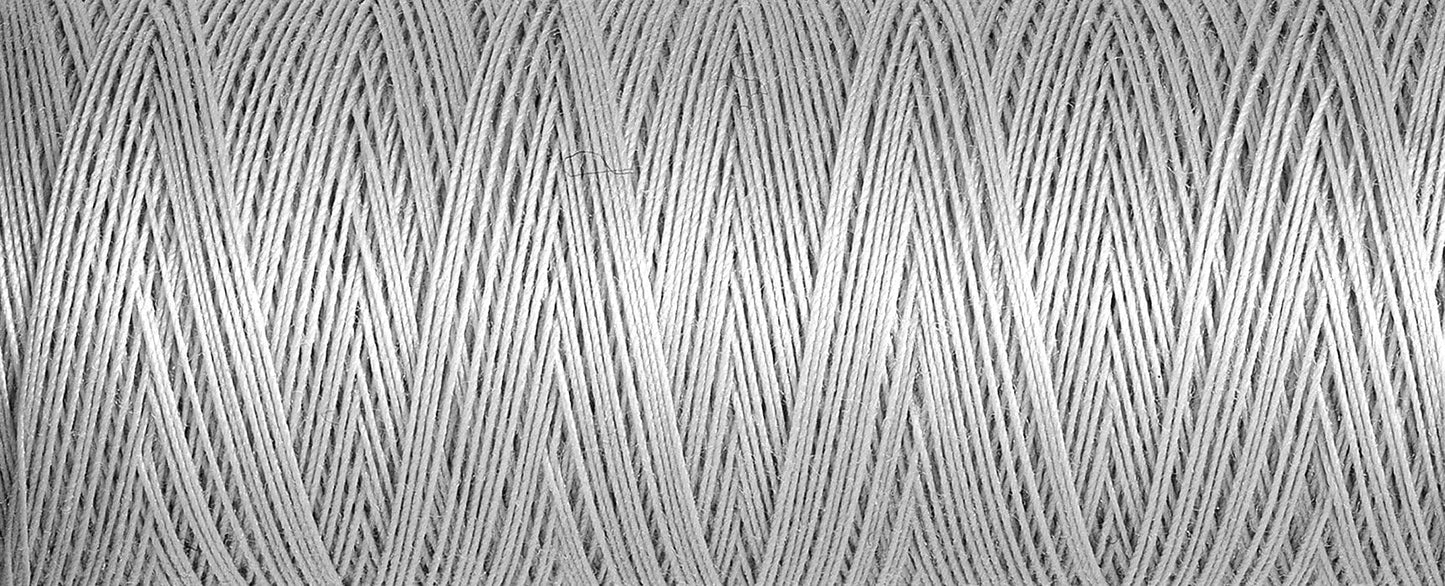 Gutermann Cotton Thread 100M Colour 0618 Close Up