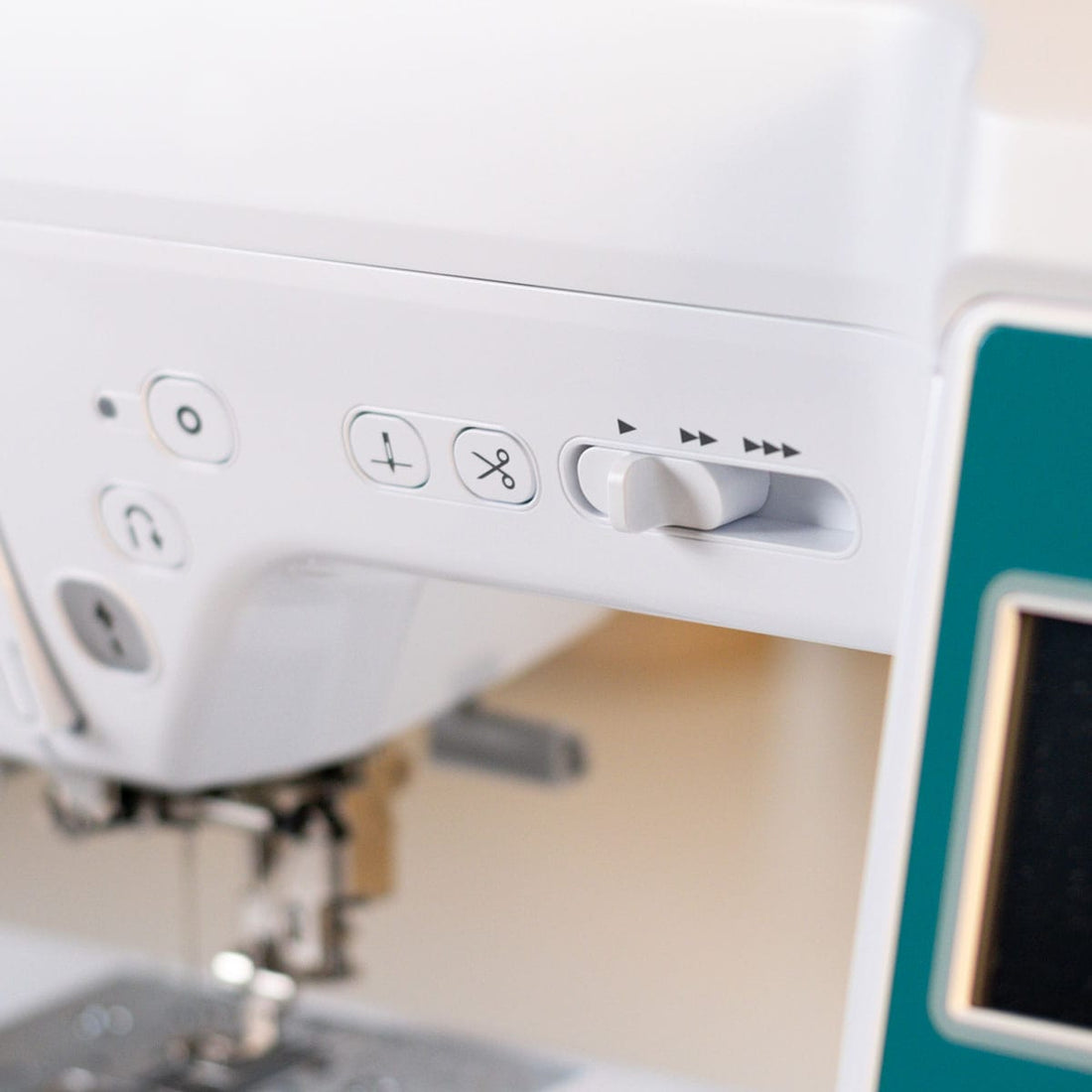 Brother Sewing Machines EX-DISPLAY Brother Innov-is F580 Sewing & Embroidery Machine + Free Pe Design Plus 2 Software  - The Sewing Studio