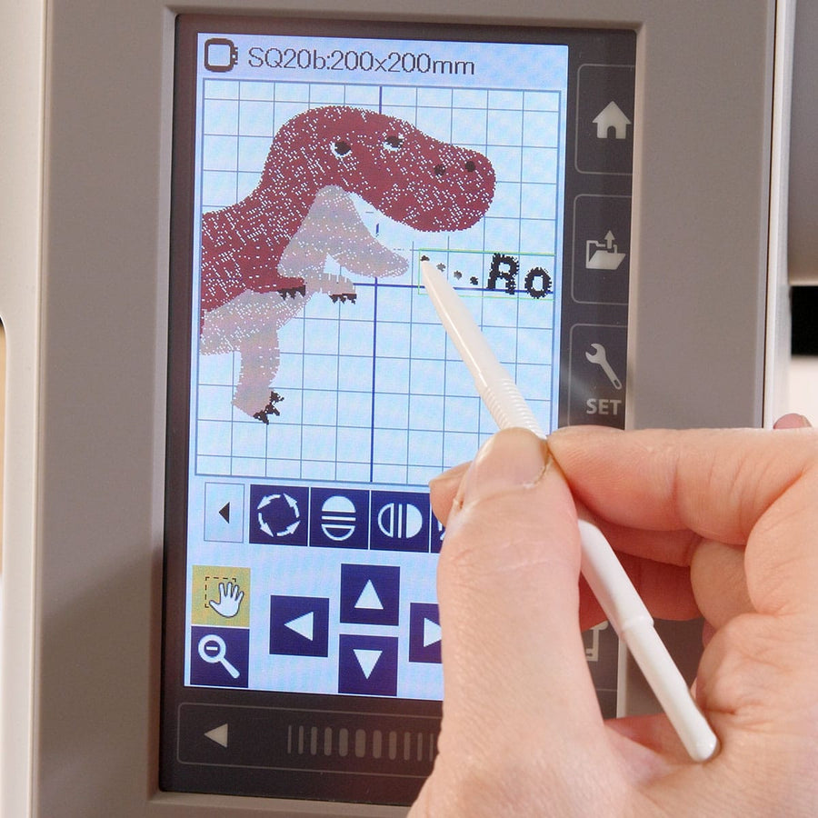 Colour LCD Touchscreen and Controls