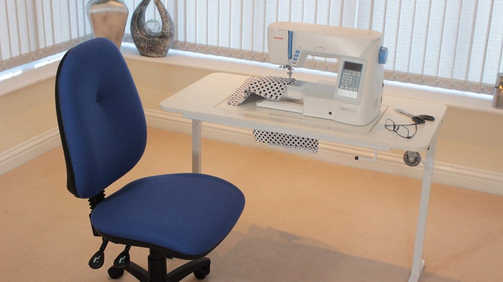 Horn Hide-Away Sewing Table MK2 (White)