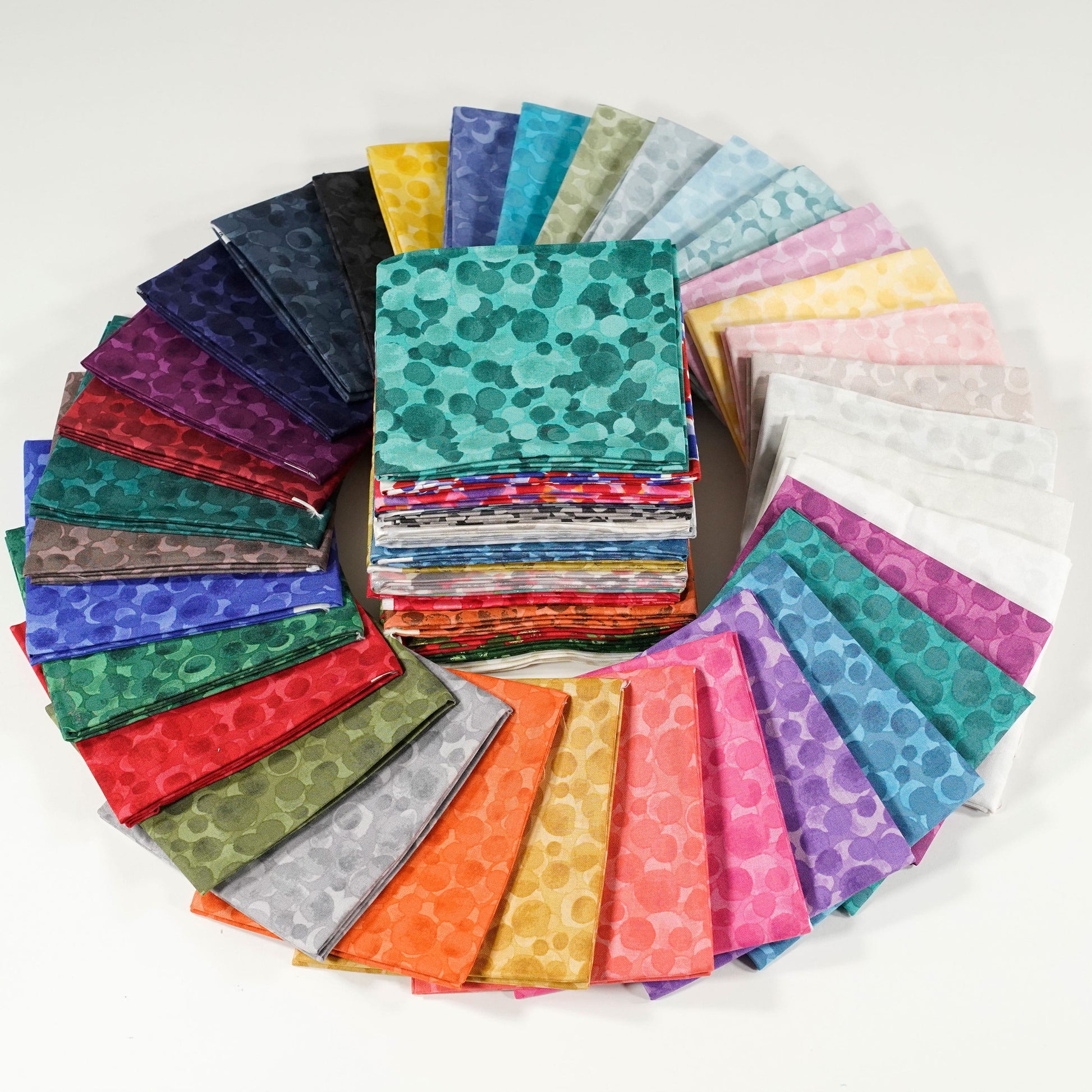 Lewis and Irene Fabric Pre Cuts Lewis & Irene Bumbleberries 50 Piece Fat Quarter Bundle - The Sewing Studio