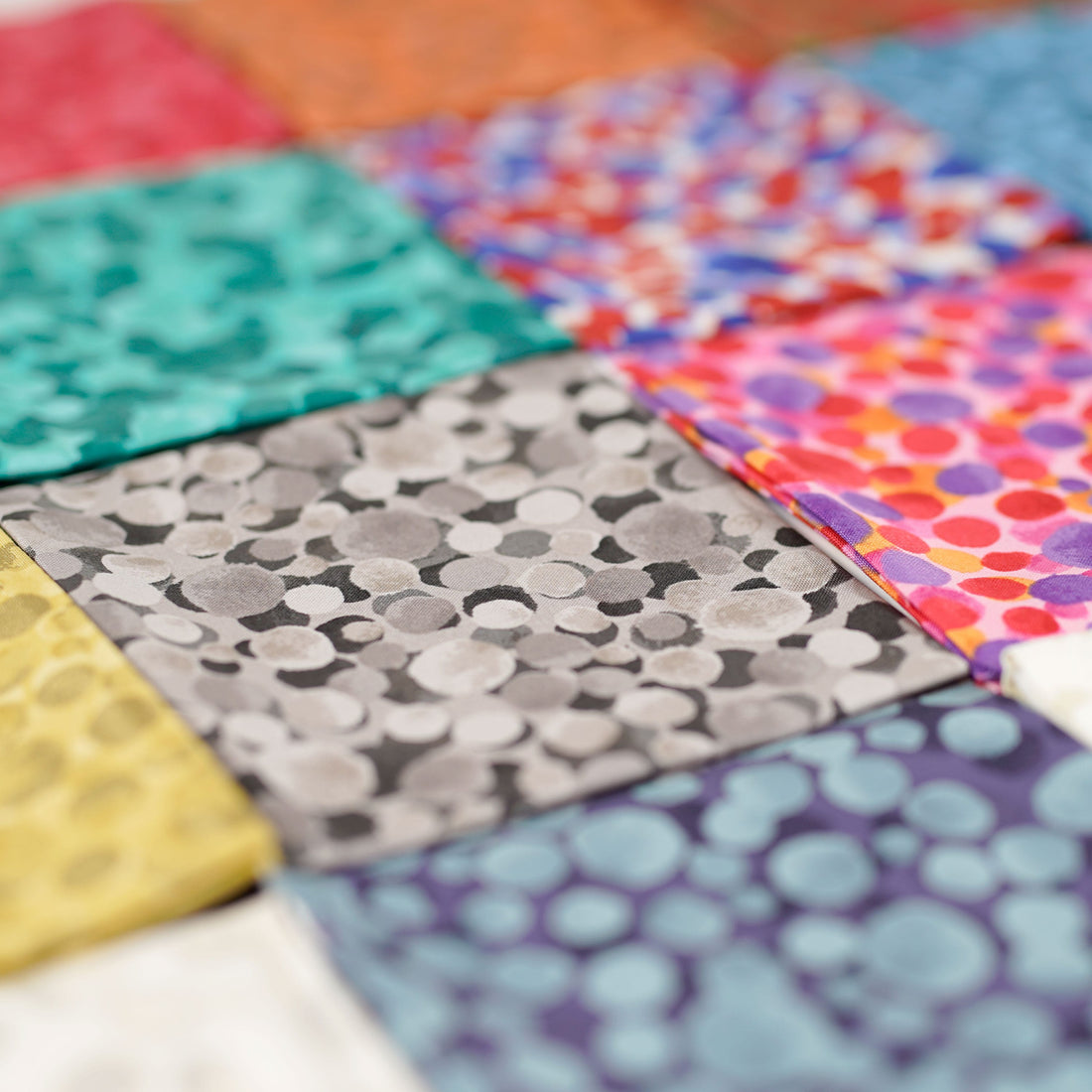 Lewis and Irene Fabric Pre Cuts Lewis & Irene Bumbleberries 50 Piece Fat Quarter Bundle - The Sewing Studio