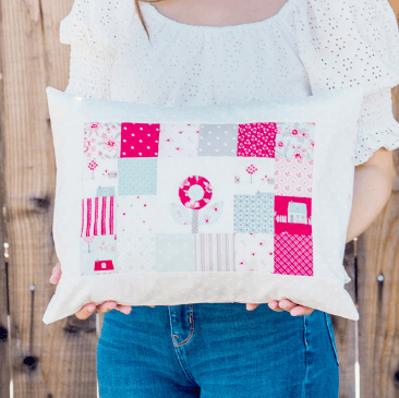 Free Pattern: Moda Hello Summer Cushion