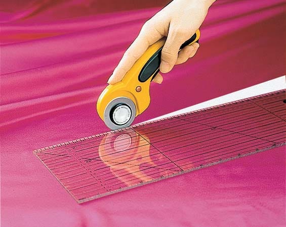 Olfa Rotary Cutters Olfa Deluxe Rotary Cutter Retracting 45mm  - The Sewing Studio