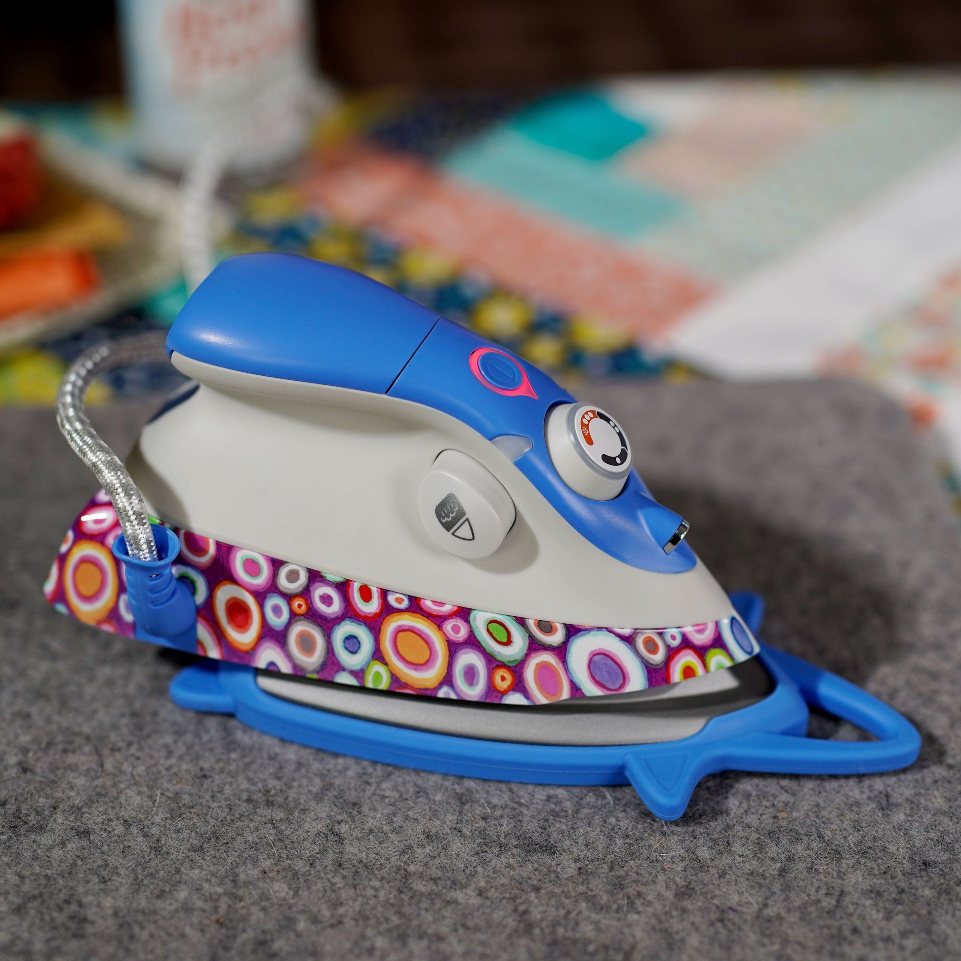 Oliso Irons Oliso Mini Project Iron M3Pro Kaffe Fasett Edition  - The Sewing Studio