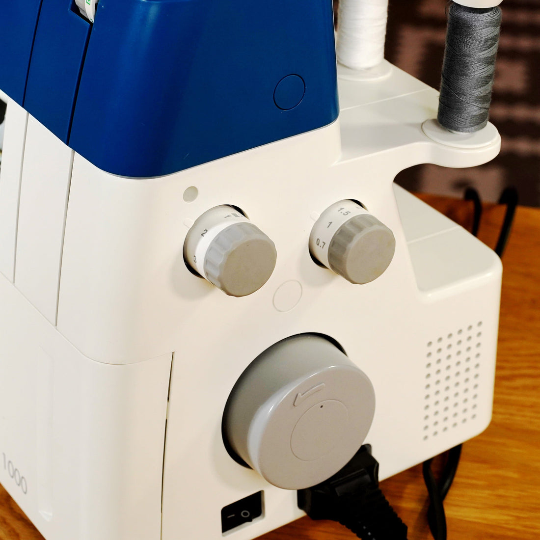 Pfaff Sewing Machines Pfaff Admire 1000 Overlocker  - The Sewing Studio