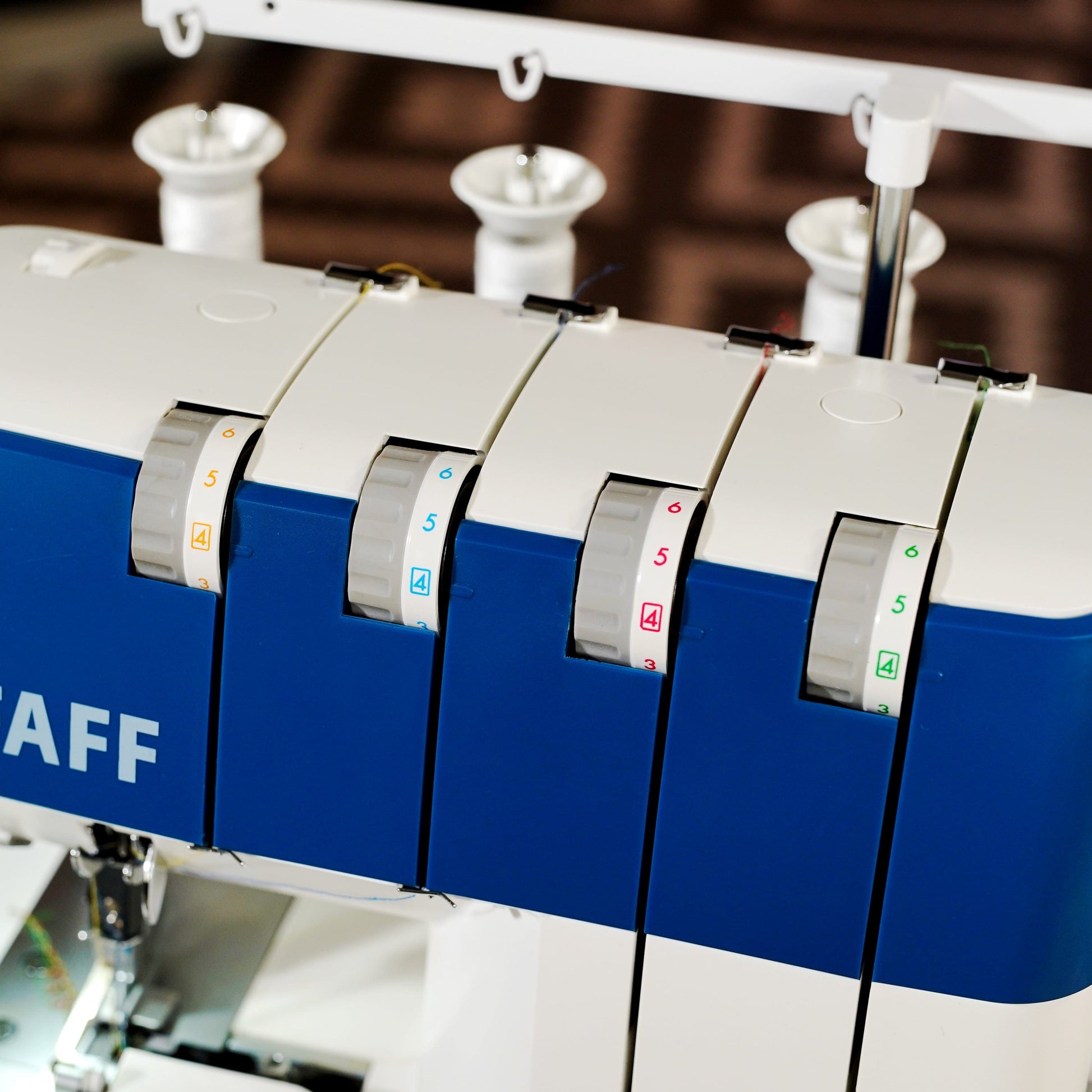 Pfaff Sewing Machines Pfaff Admire 1000 Overlocker  - The Sewing Studio