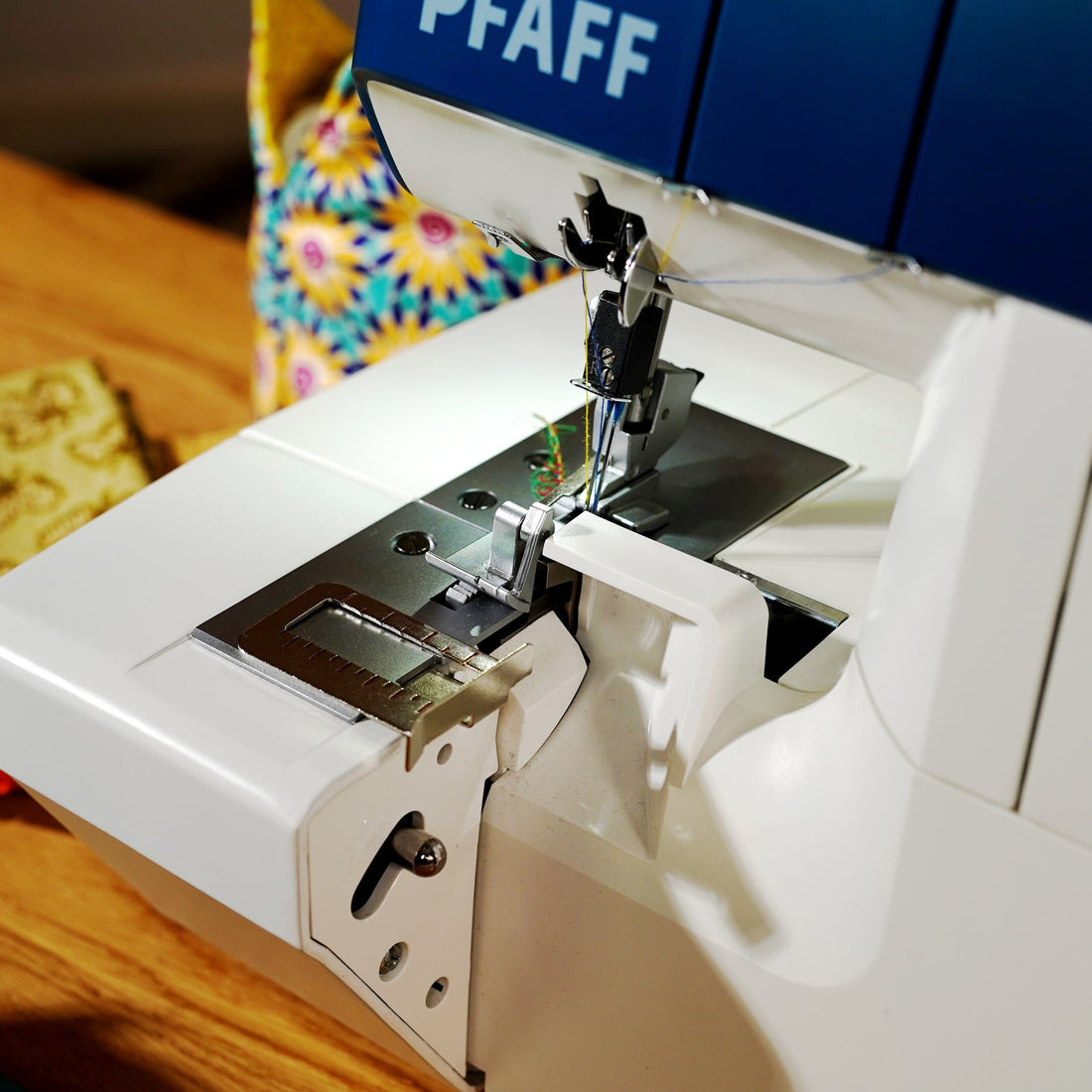 Pfaff Sewing Machines Pfaff Admire 1000 Overlocker  - The Sewing Studio