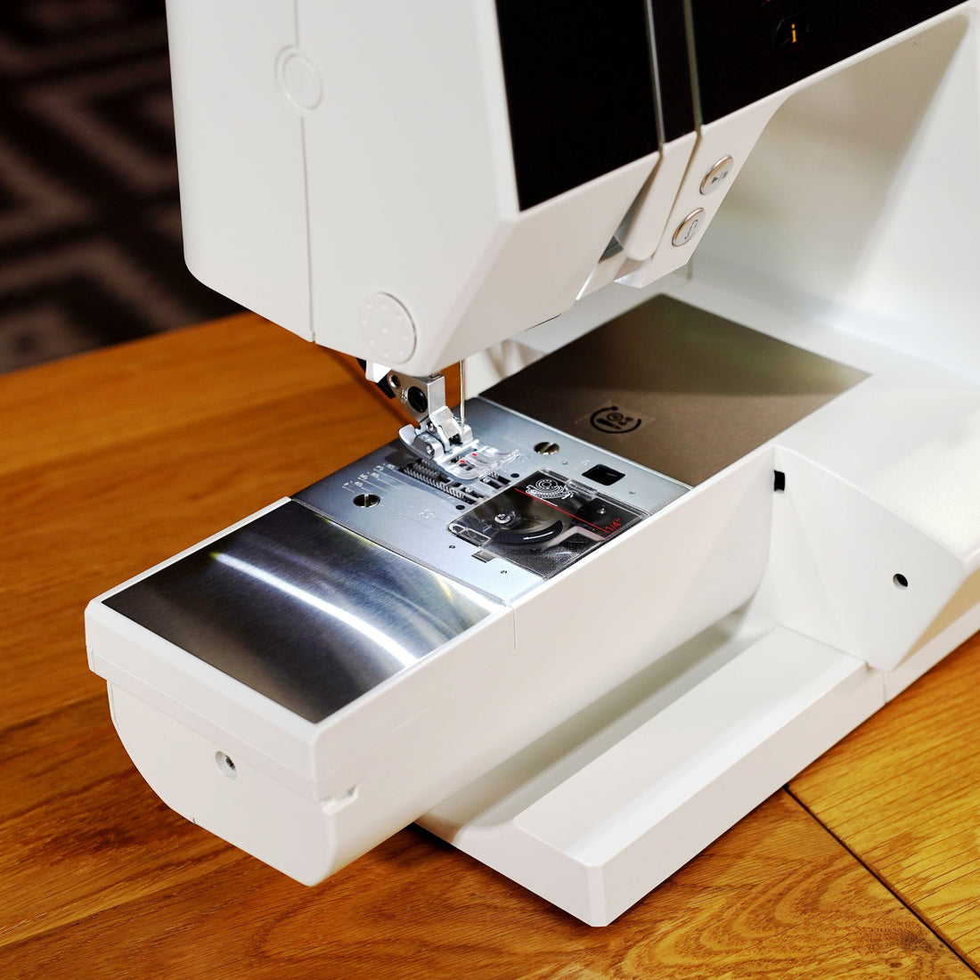 Pfaff Sewing Machines Pfaff Passport 2.0 Sewing Machine  - The Sewing Studio