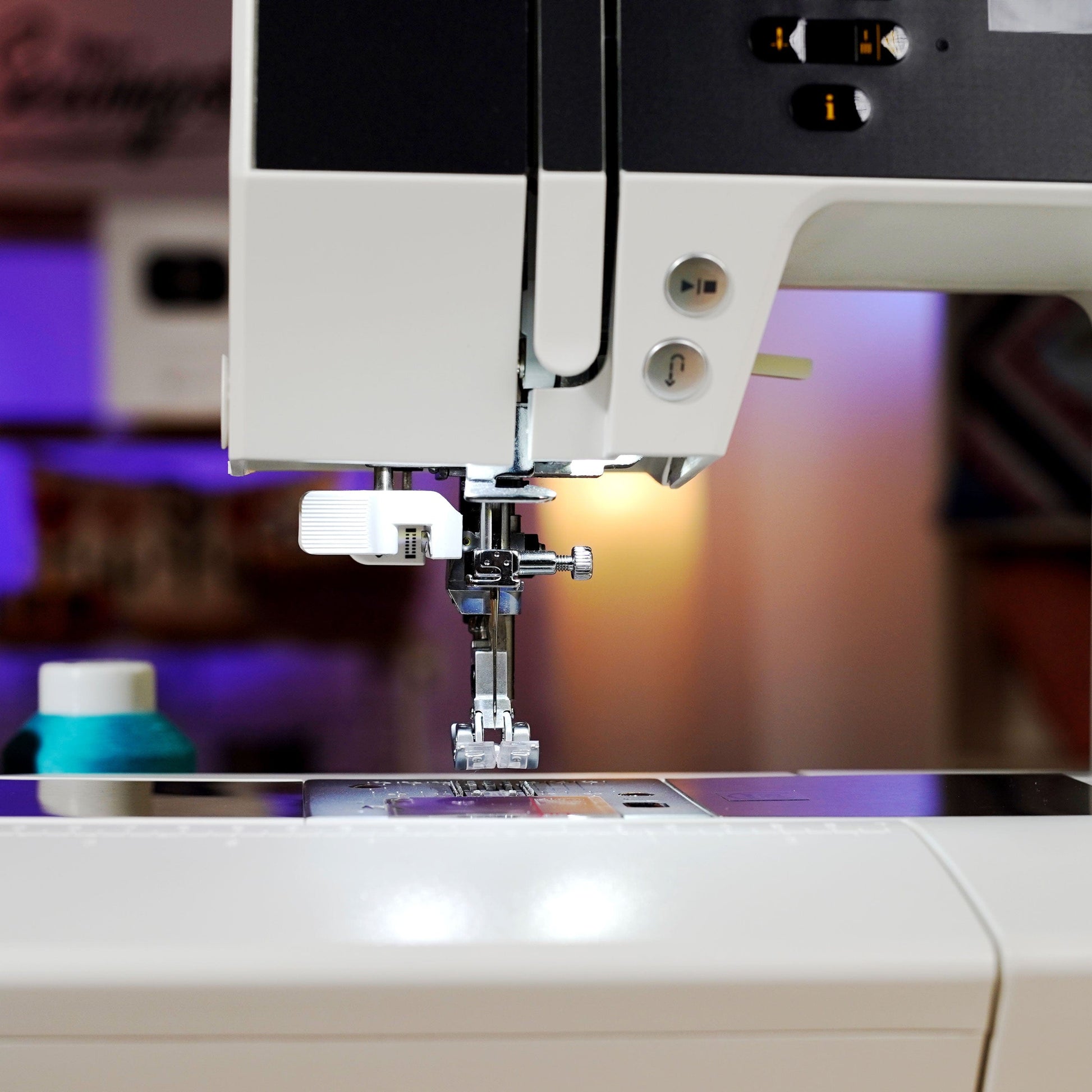 Pfaff Sewing Machines Pfaff Passport 2.0 Sewing Machine  - The Sewing Studio