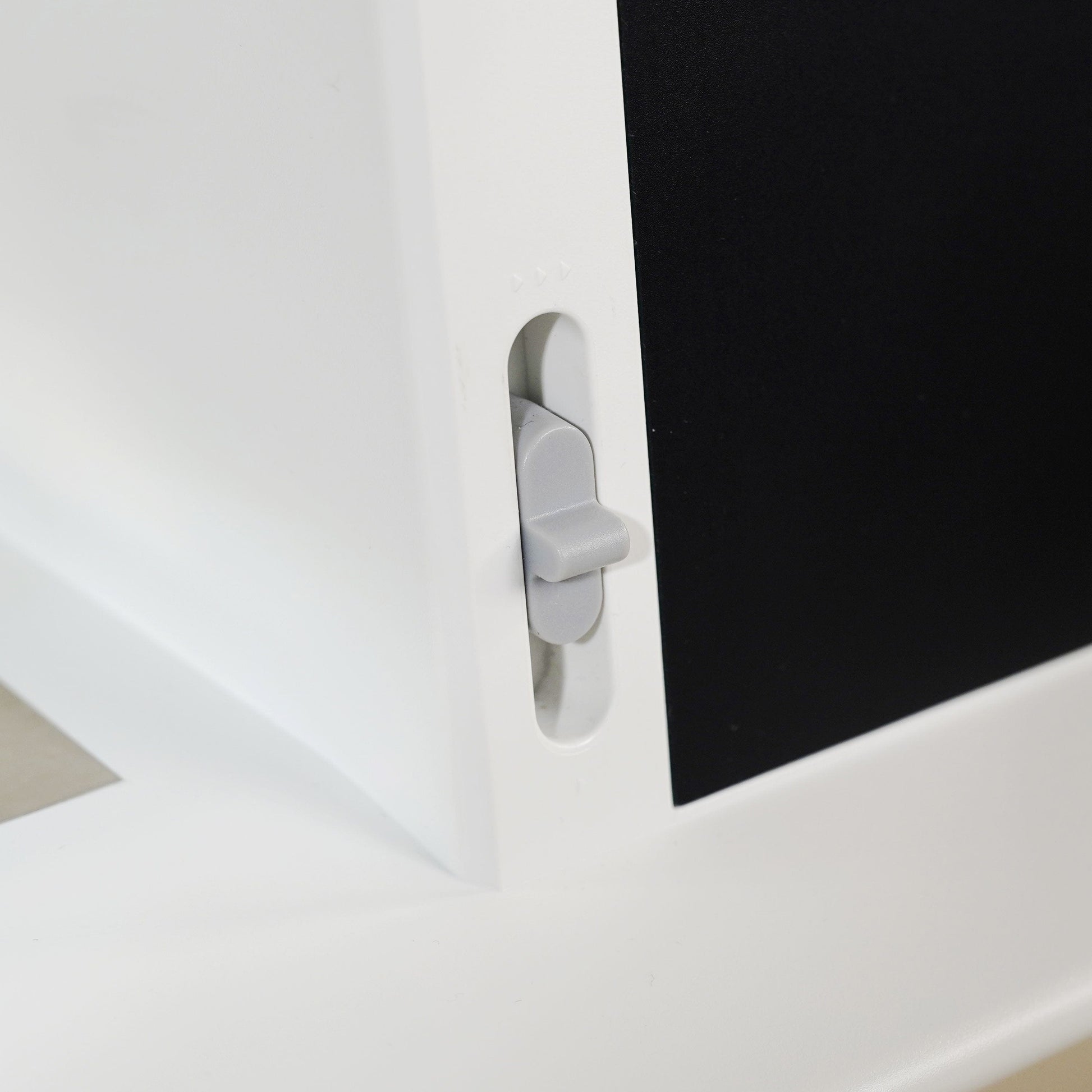 Pfaff Sewing Machines Pfaff Passport 2.0 Sewing Machine  - The Sewing Studio