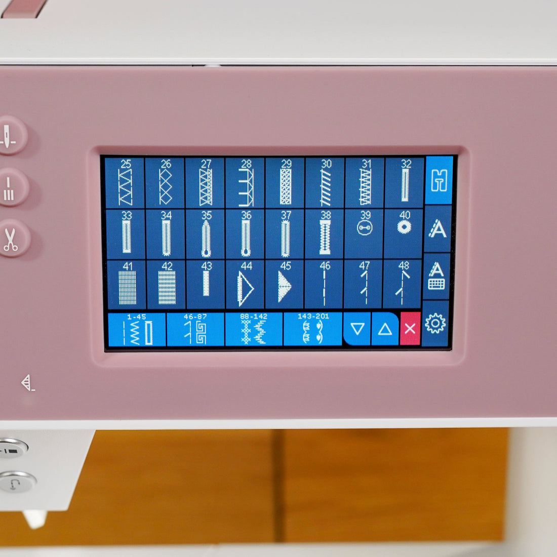 Pfaff Sewing Machines PFAFF Quilt Ambition 635 Sewing Machine  - The Sewing Studio