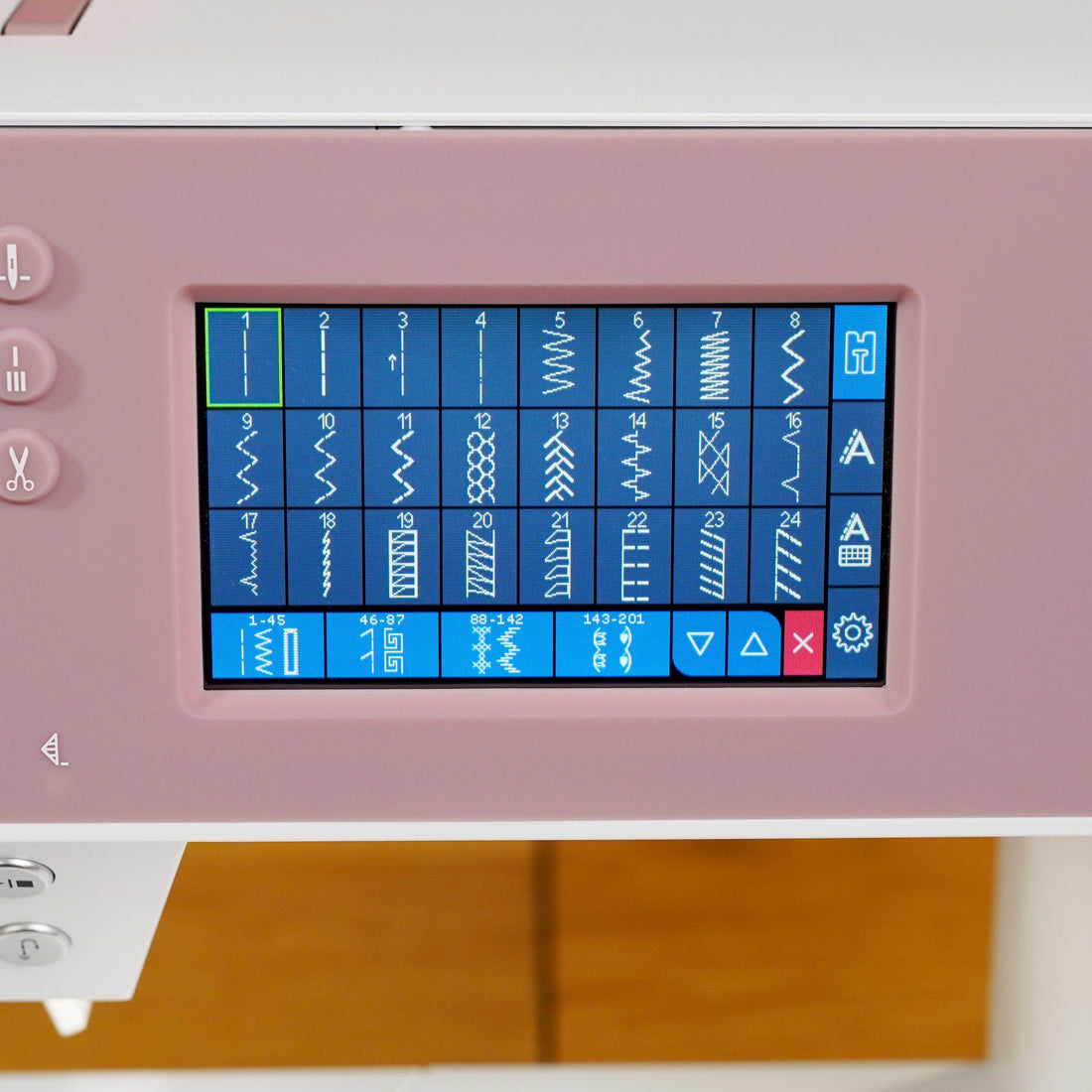 Pfaff Sewing Machines PFAFF Quilt Ambition 635 Sewing Machine  - The Sewing Studio