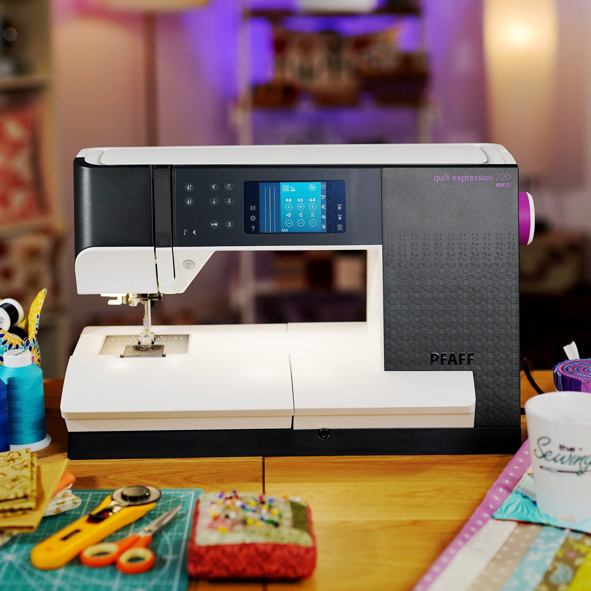Pfaff Sewing Machines Pfaff Quilt Expression 720 Sewing Machine  - The Sewing Studio