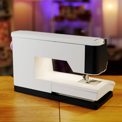 Pfaff Sewing Machines Pfaff Quilt Expression 720 Sewing Machine  - The Sewing Studio