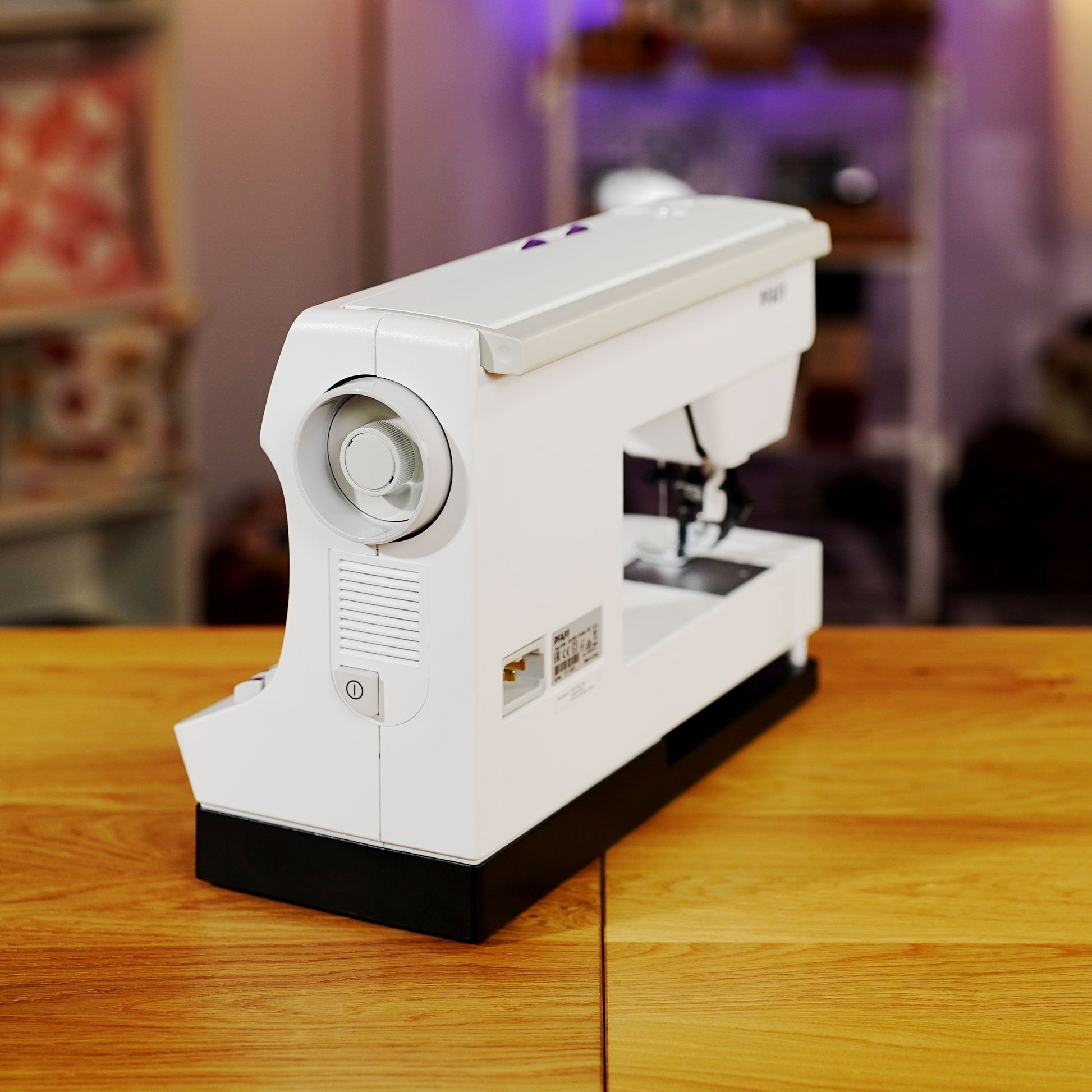 Pfaff Sewing Machines Pfaff Select 3.2 Sewing Machine  - The Sewing Studio