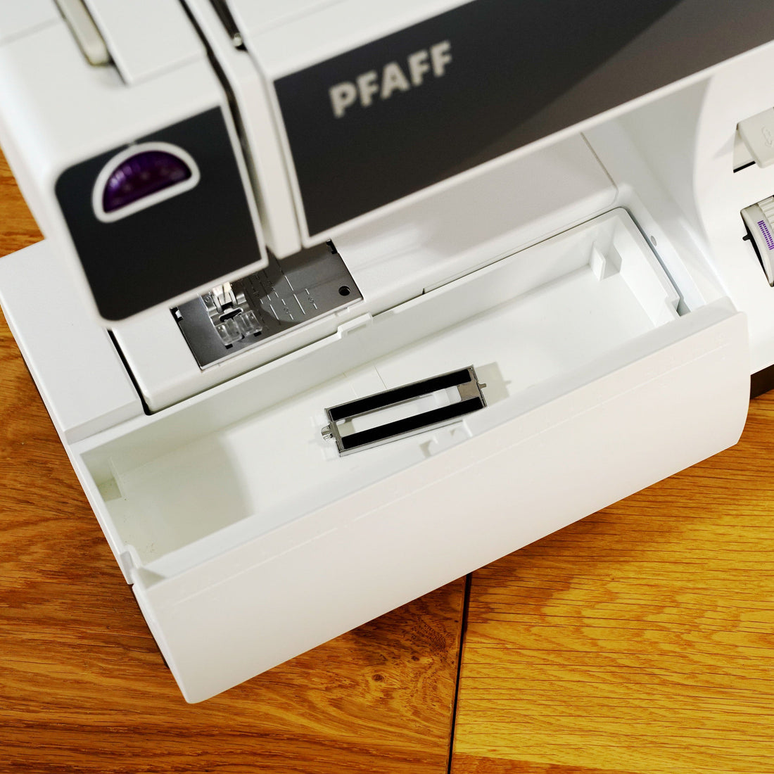 Pfaff Sewing Machines Pfaff Select 3.2 Sewing Machine  - The Sewing Studio