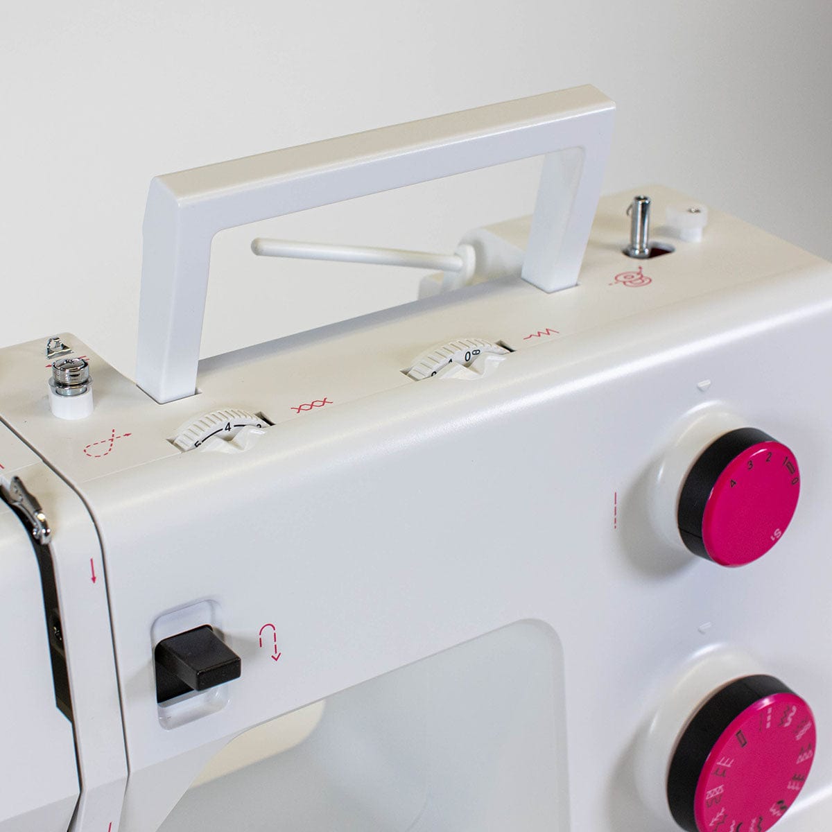 Pfaff Smarter 160s Sewing Machine + FREE Gifts worth £74