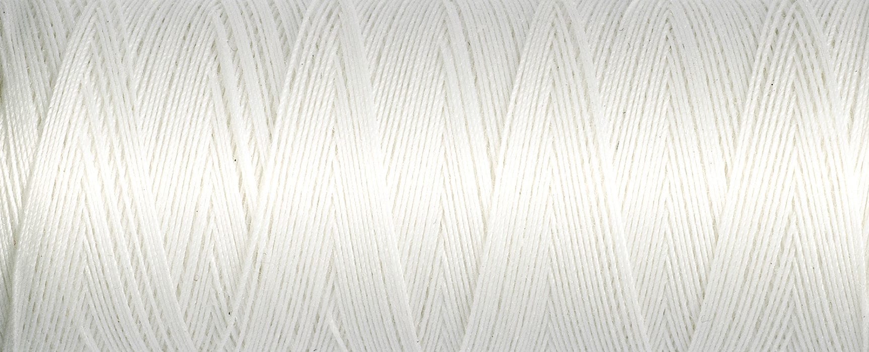 Gutermann Cotton Thread 100M Colour White Close Up